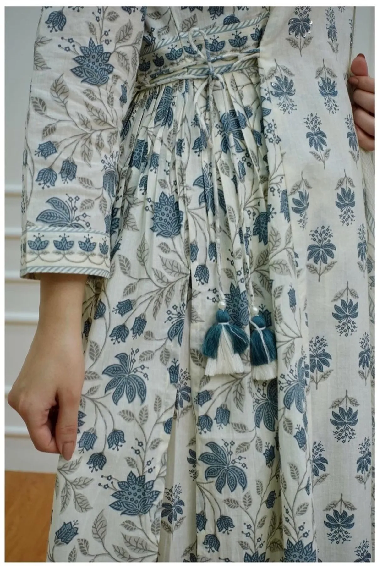 white cotton blend printed kurta salwar set for women